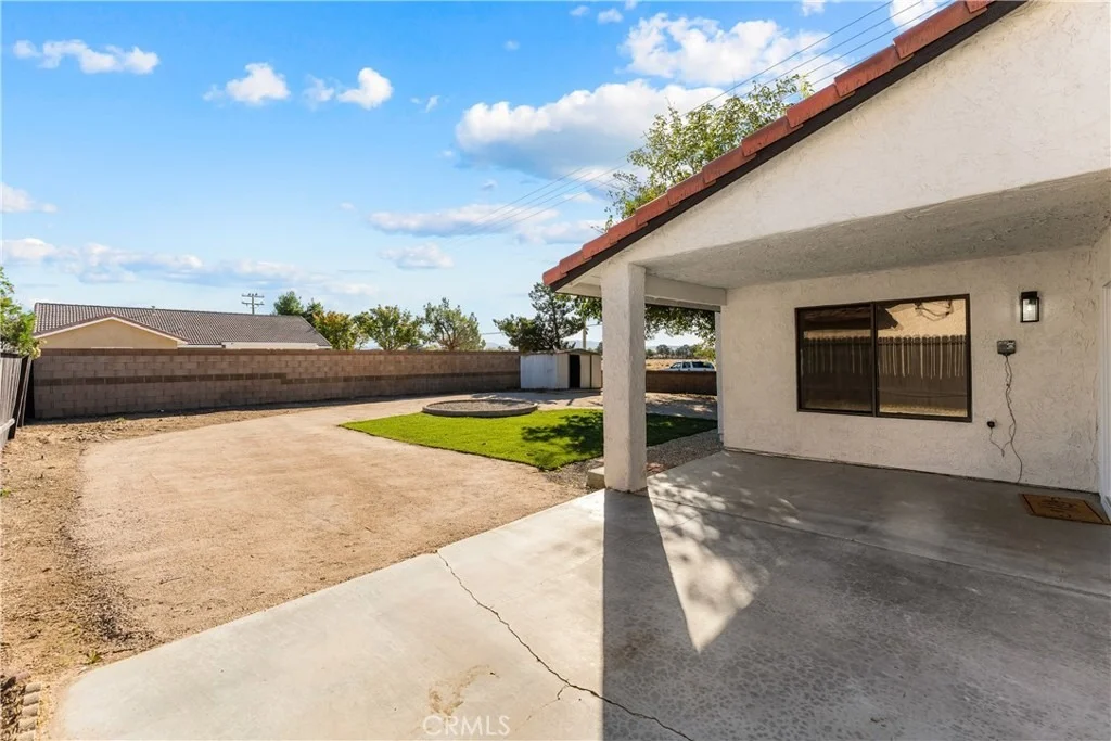 Photo of 1002 E Avenue J6 Avenue
