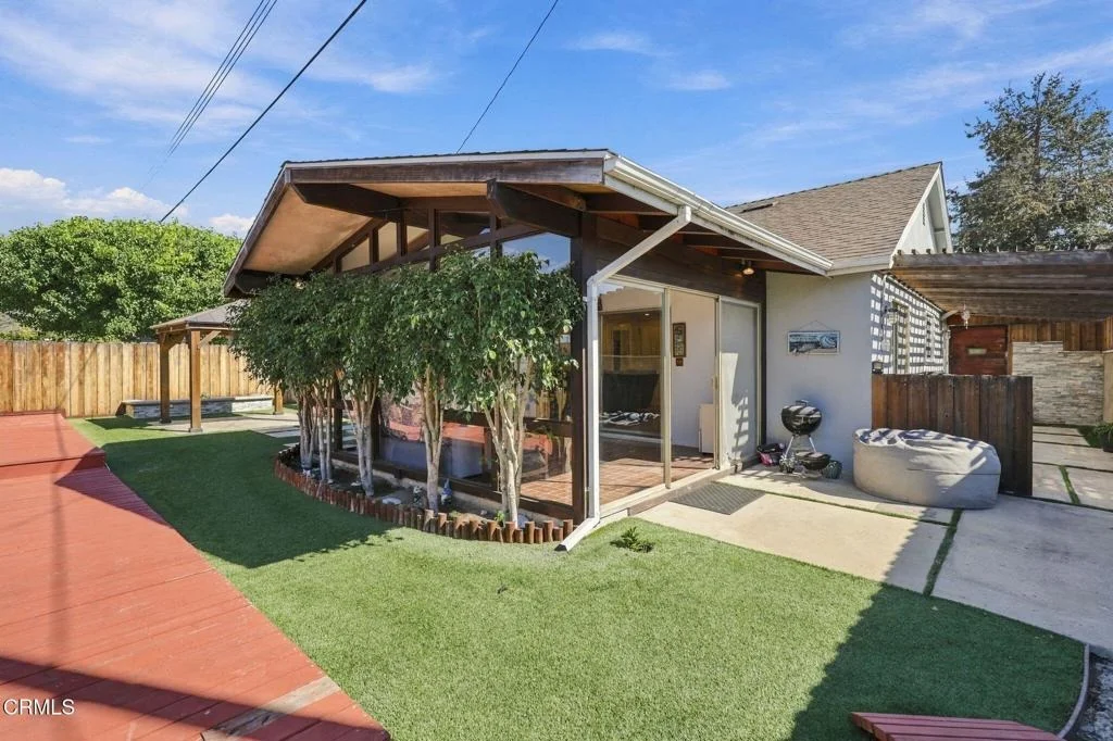 Photo of 3899 Maple Street