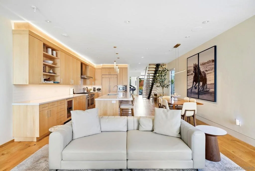 Photo of 7429 Draper Ave