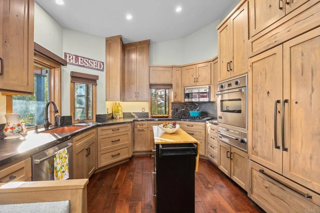Photo of 1818 Avocado Road