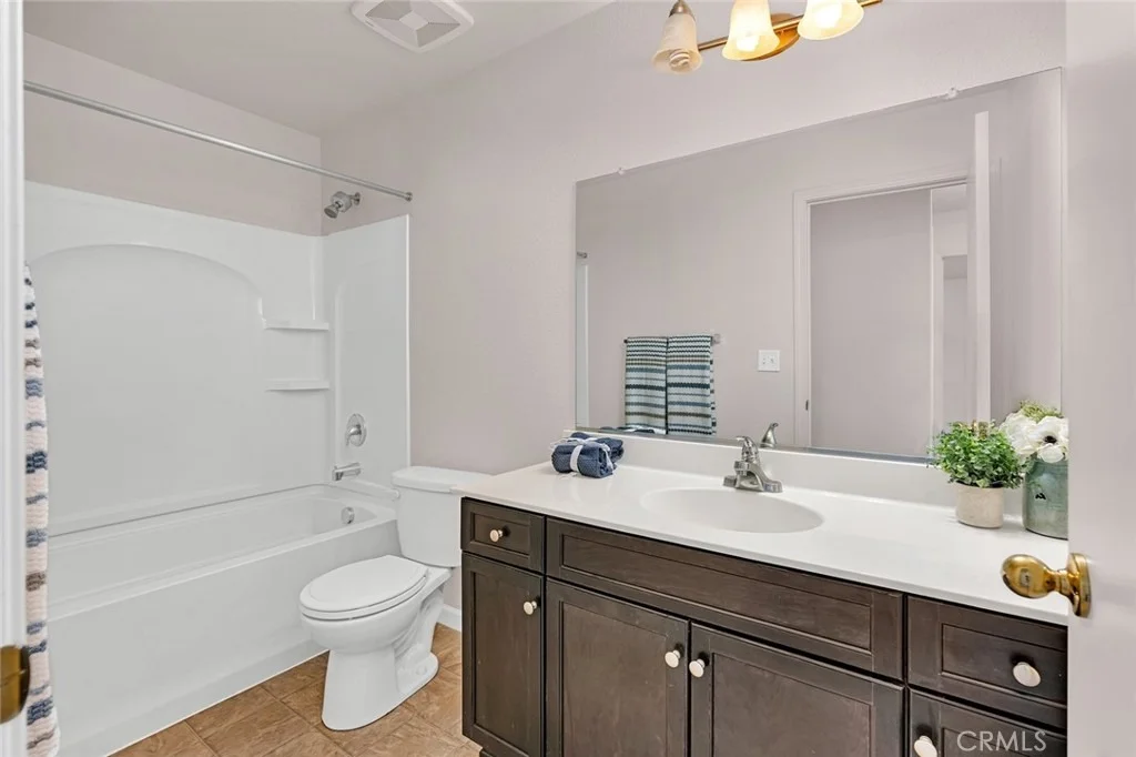 Photo of 2835 N Drake