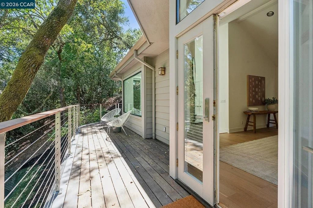 Photo of 11 Redwood Cir