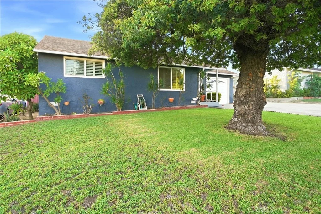 Photo of 2009 Graylock Avenue