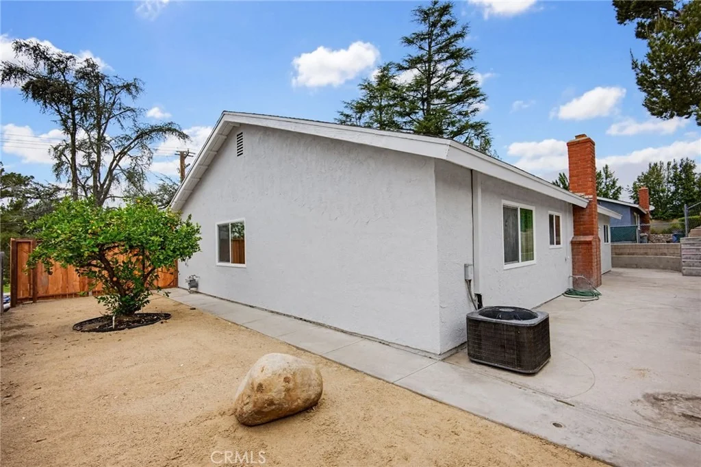 Photo of 7355 Vineyard Avenue