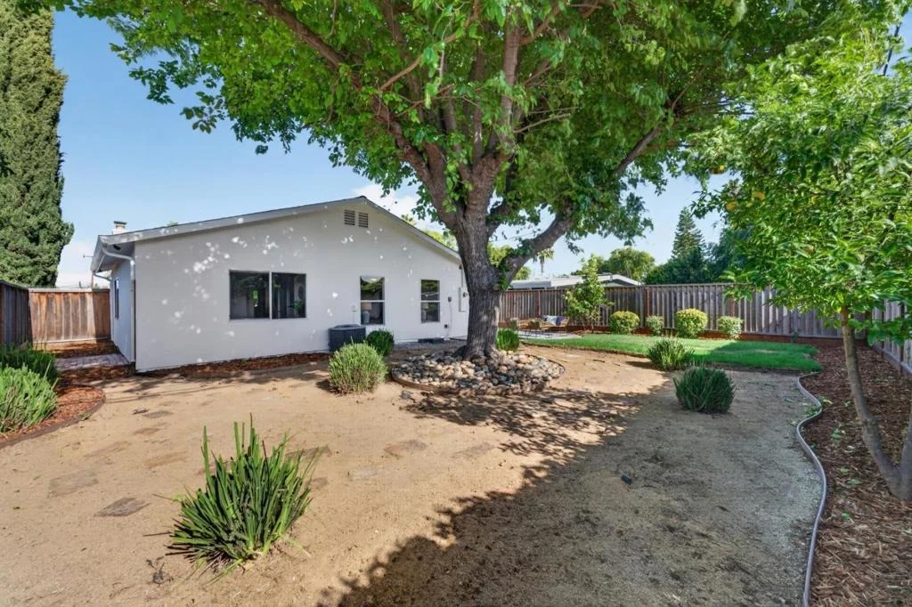 Photo of 944 White Drive