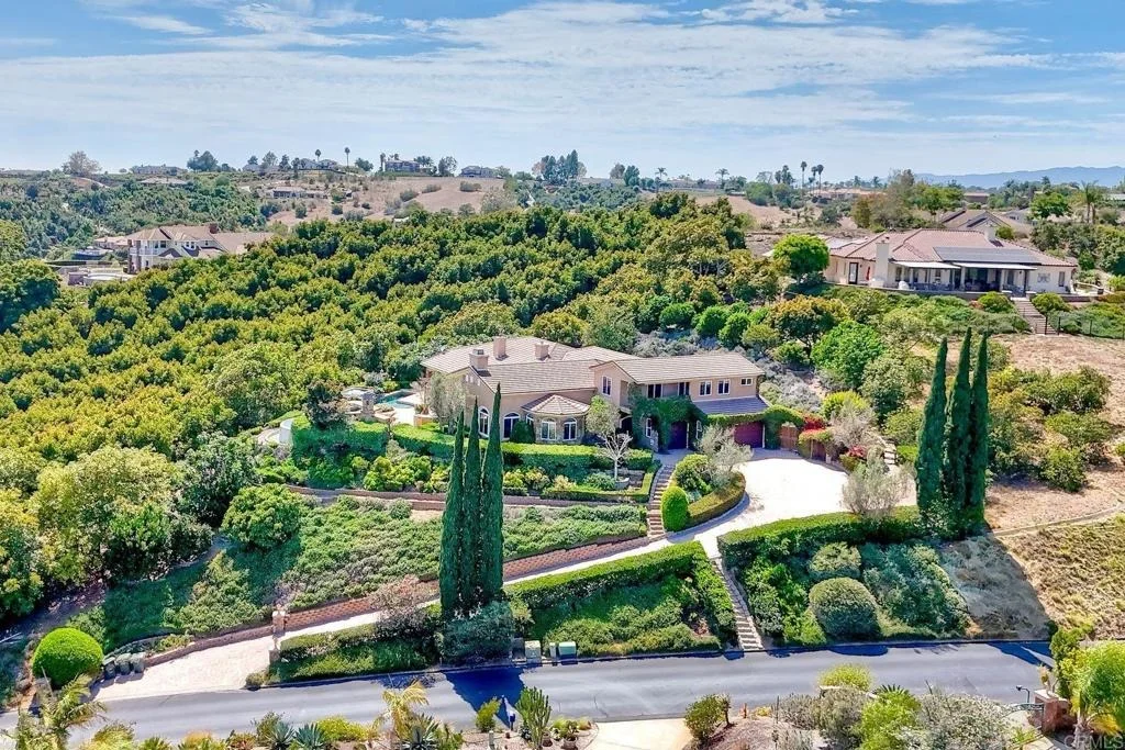 Photo of 2484 Dos Lomas