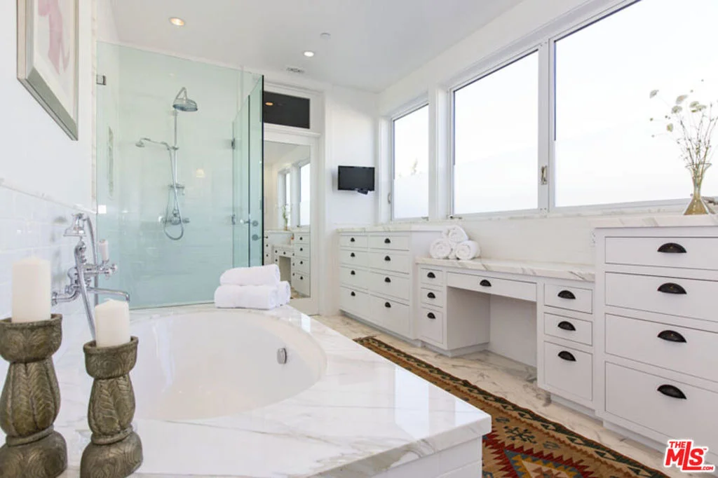 Photo of 23812 Malibu Road