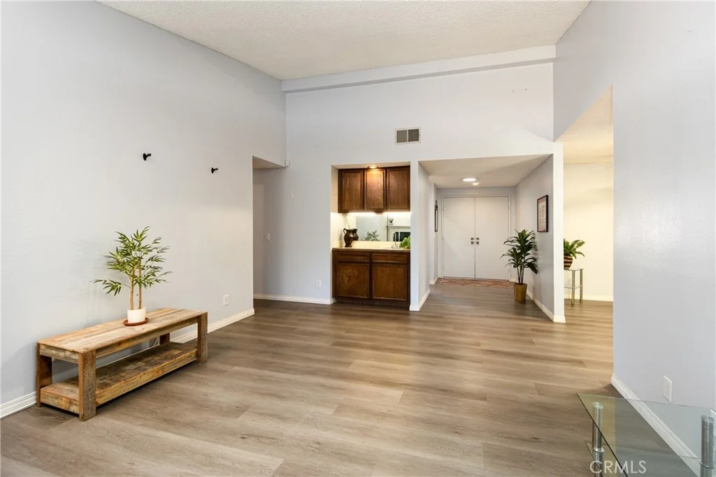 Photo of 2115 Flame Tree