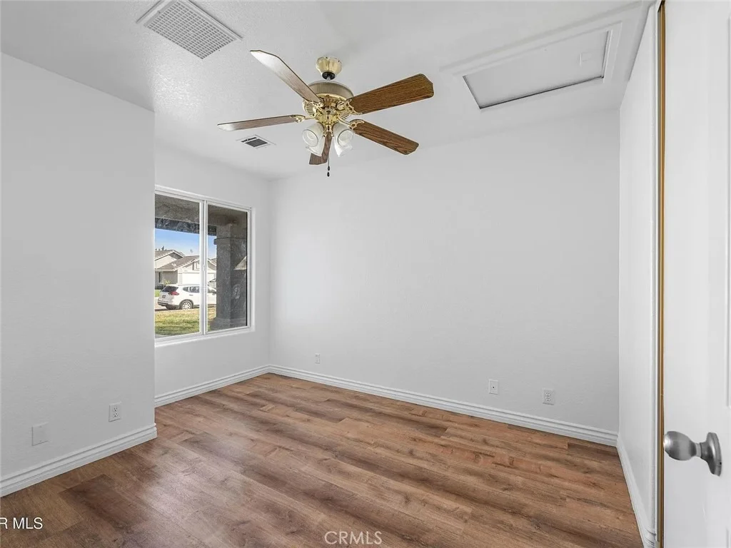 Photo of 736 E Avenue J6
