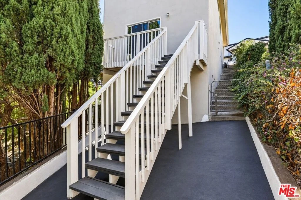 Photo of 2525 Ivanhoe Drive