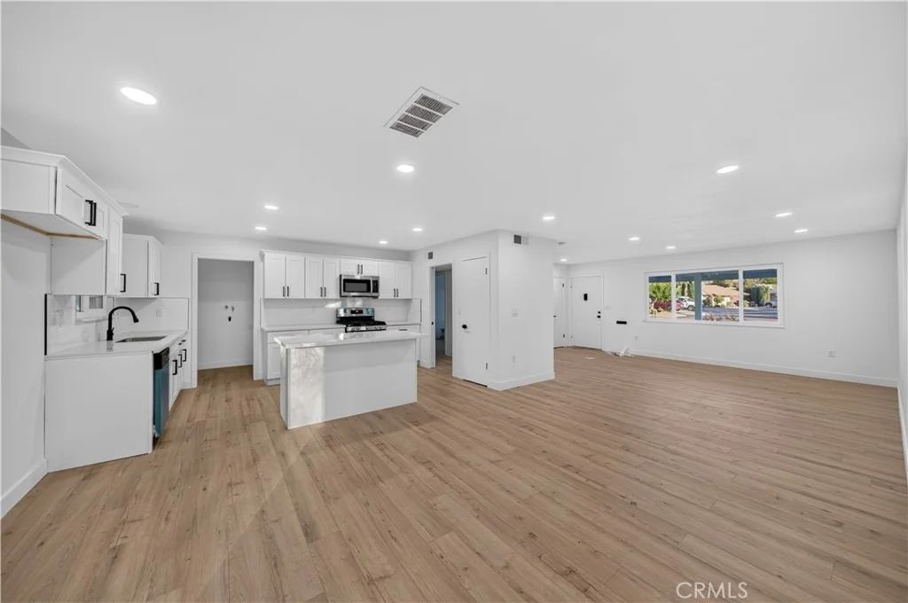 Photo of 26790 Oakmont Drive