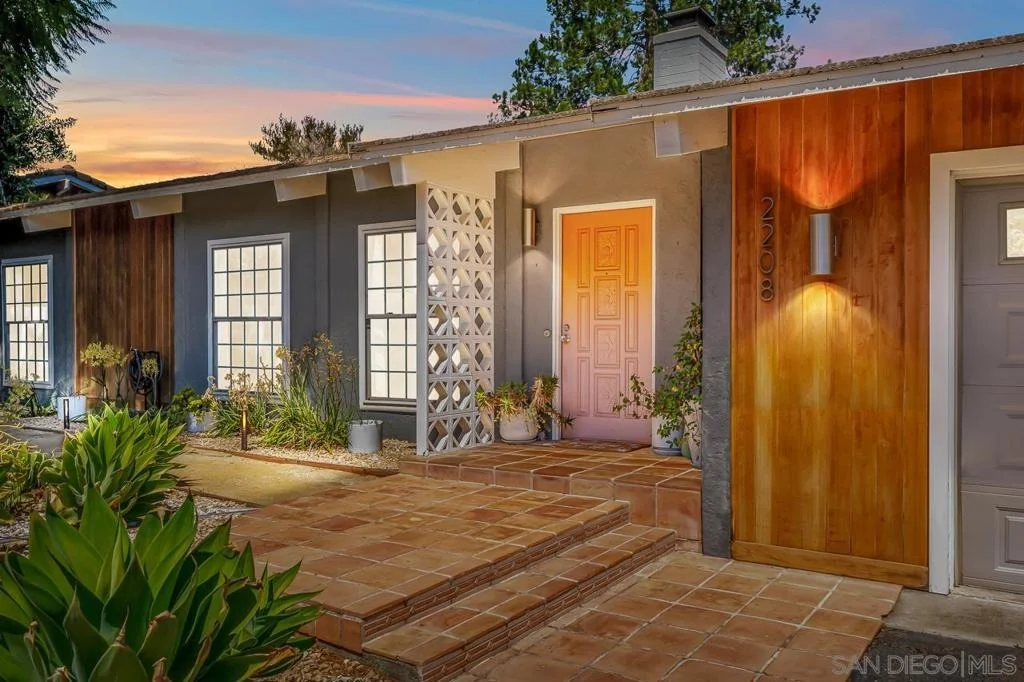Photo of 2208 Sunset Drive