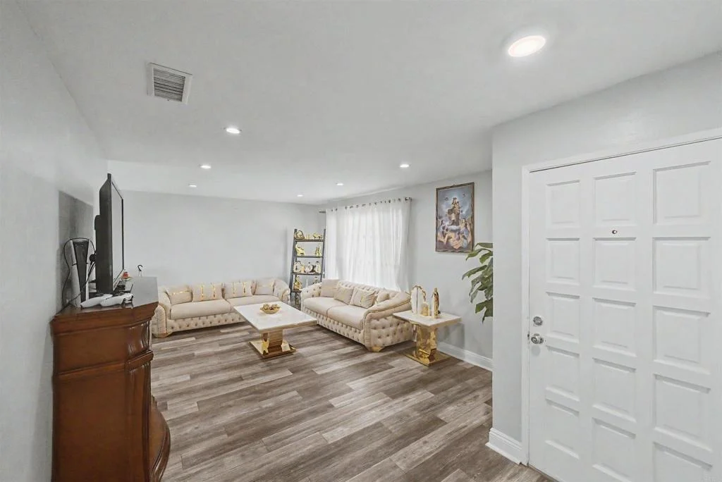 Photo of 1284 Bates Ln
