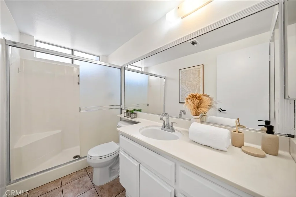 Photo of 1010 Cogburn