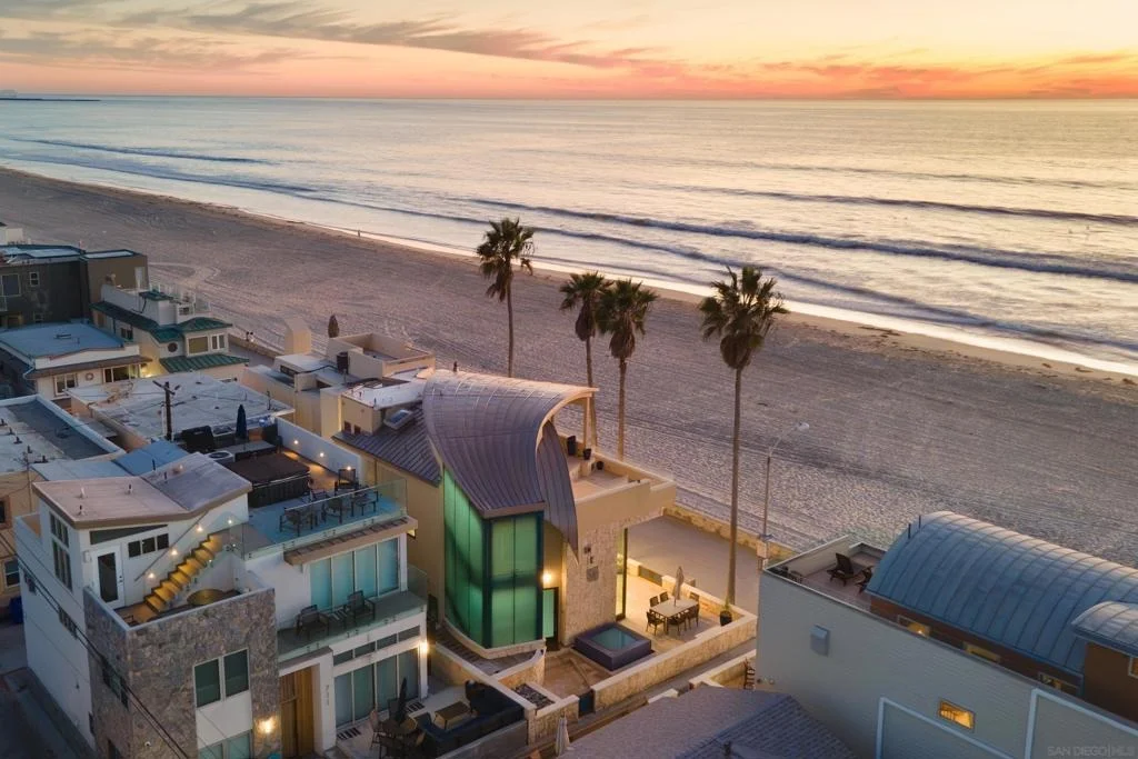 Photo of 3921 Ocean Front Walk