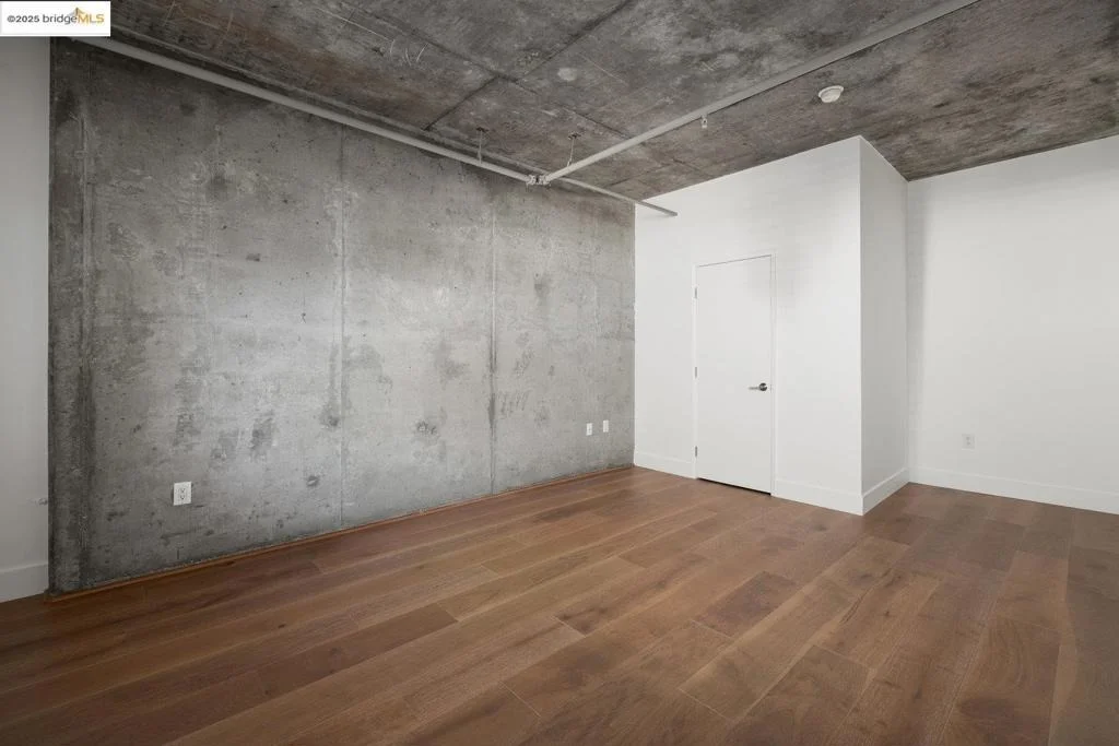 Photo of Unit 829 at 311 Oak Street