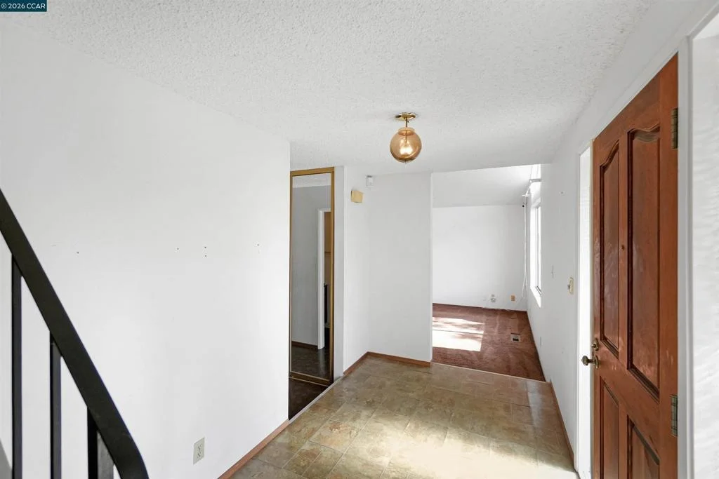 Photo of 121 Violet Rd