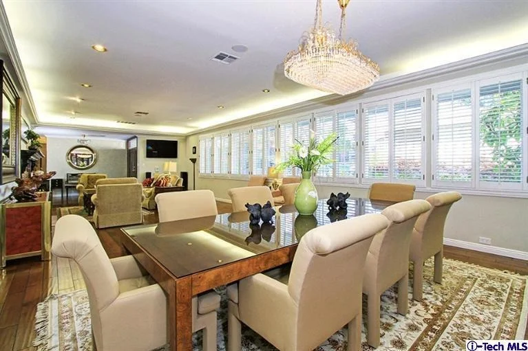 Photo of 2463 Ridgeway Road