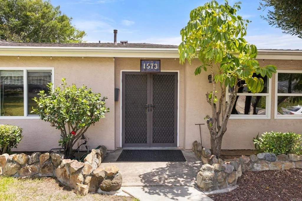 Photo of 1573 Villa Crest Drive