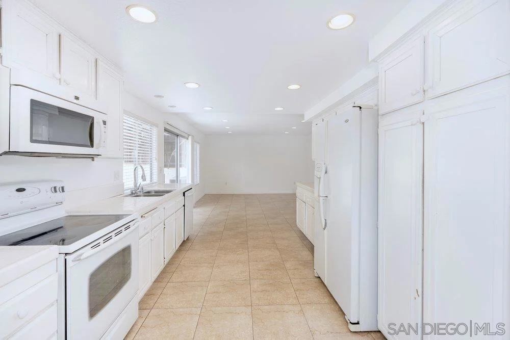 Photo of 3380 Mount Ariane