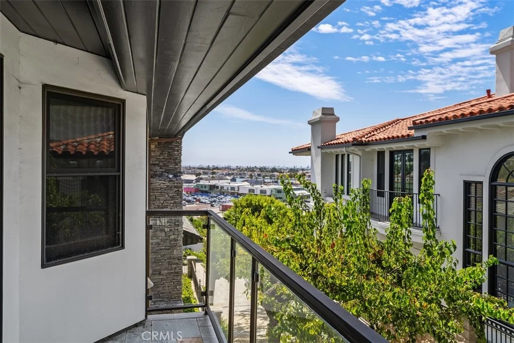Photo of 2907 Cliff Drive