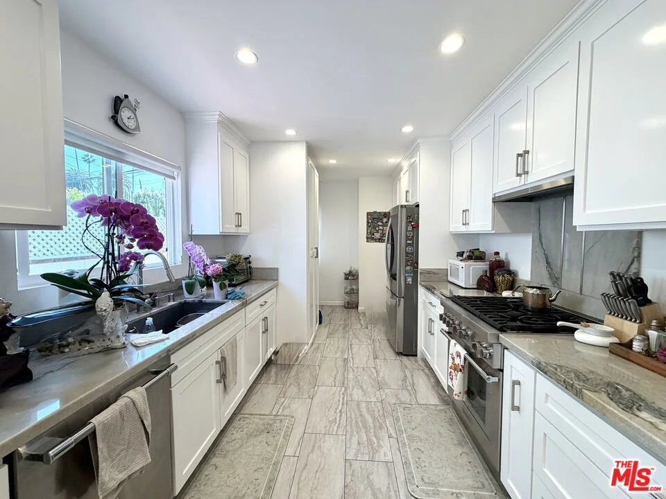 Photo of 315 N Wetherly Drive