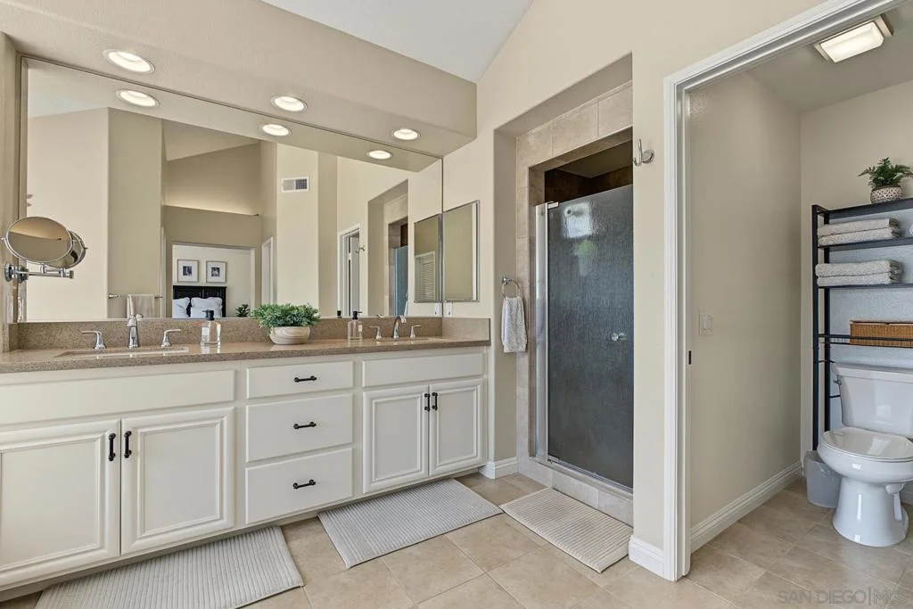 Photo of 45226 Camino Monzon