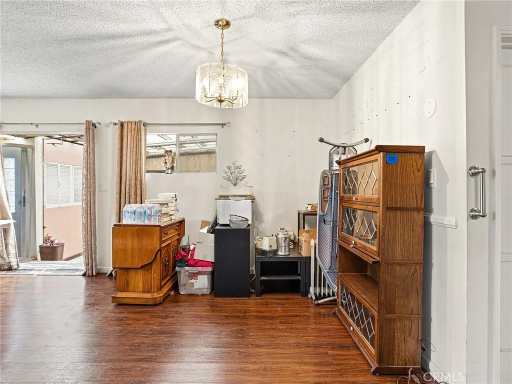 Photo of 836 N Parish Place