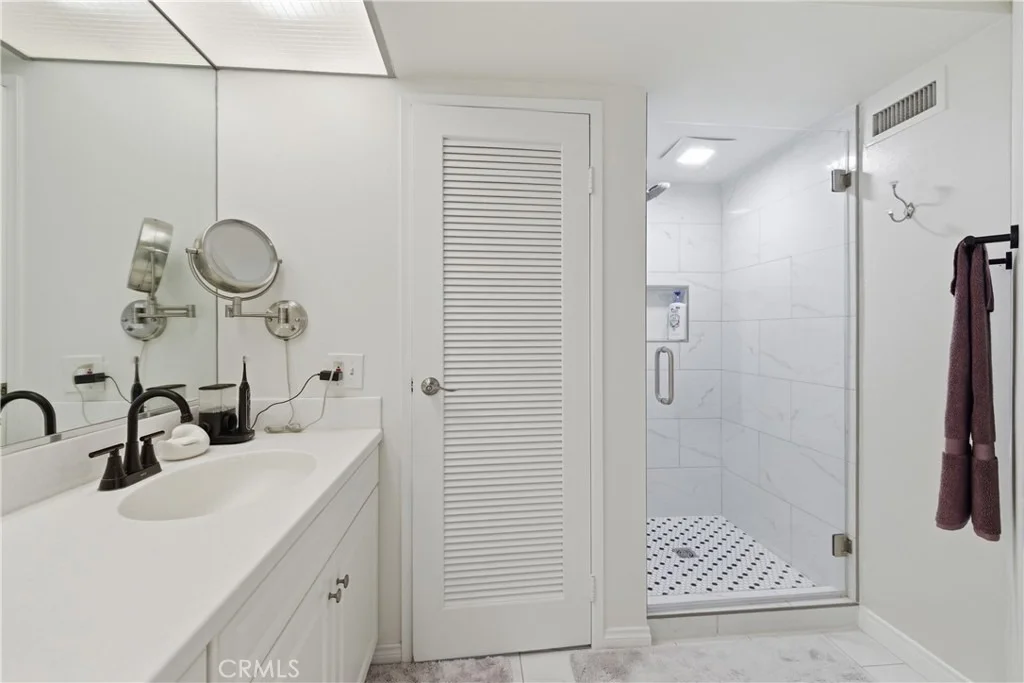 Photo of 5142 Hamer