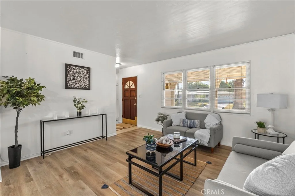 Photo of 3058 Flanders
