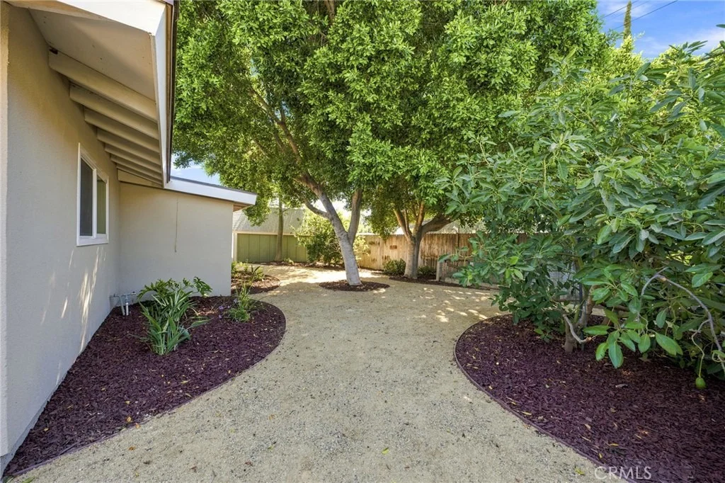Photo of 8755 Delano