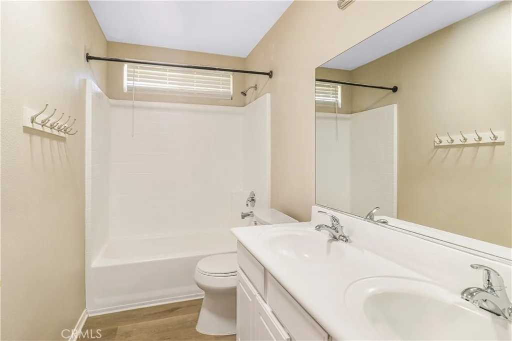 Photo of 33558 Iris Lane