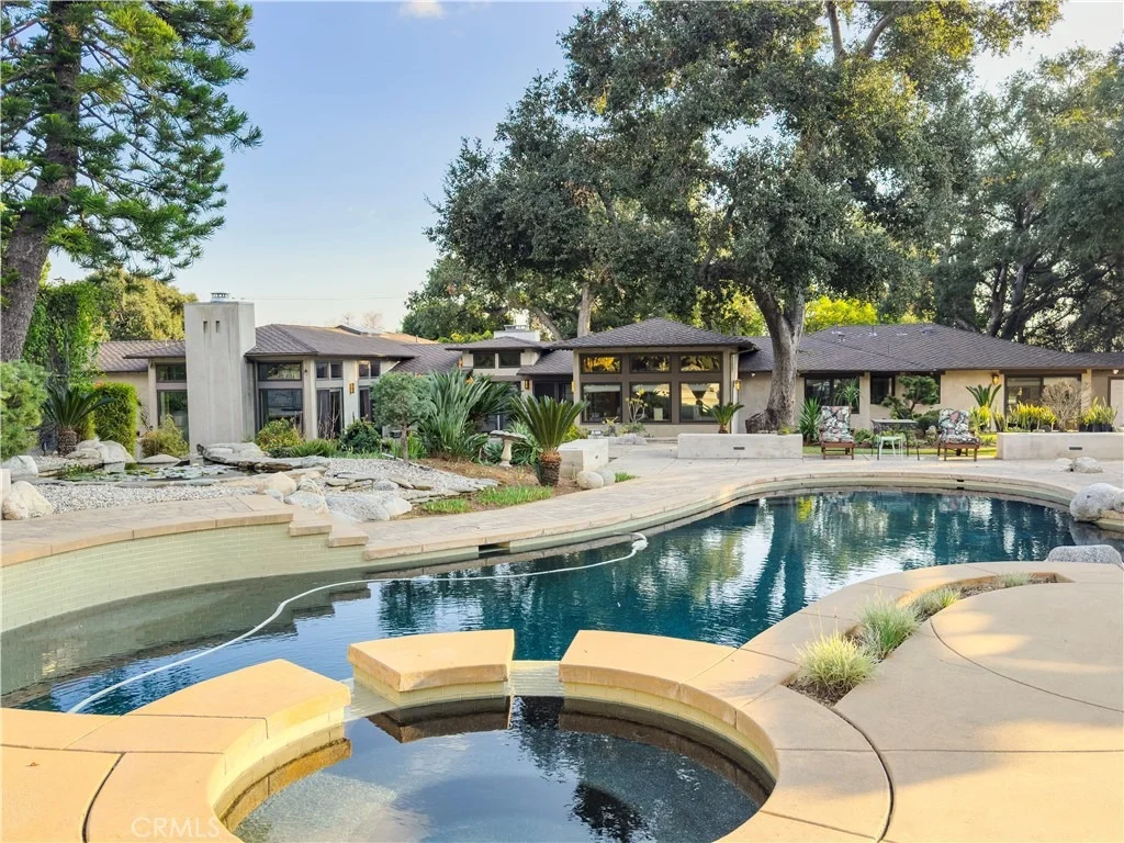 Photo of 865 W Foothill