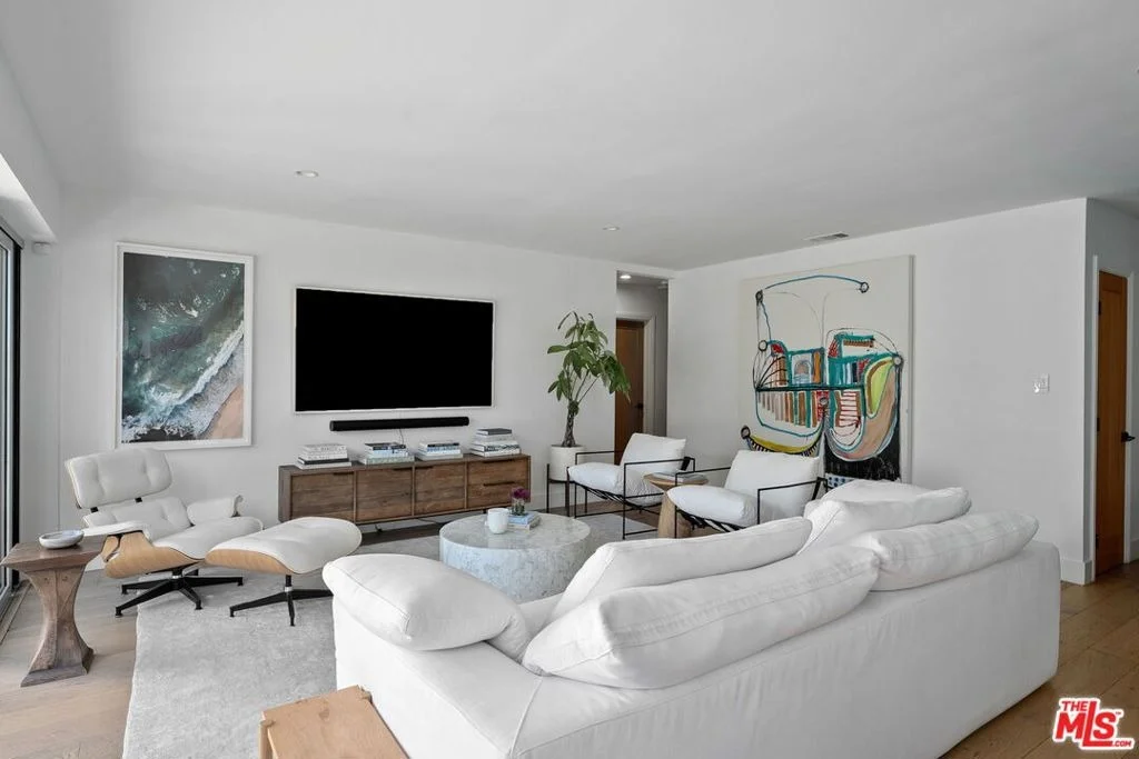 Photo of 1009 Vernon Avenue