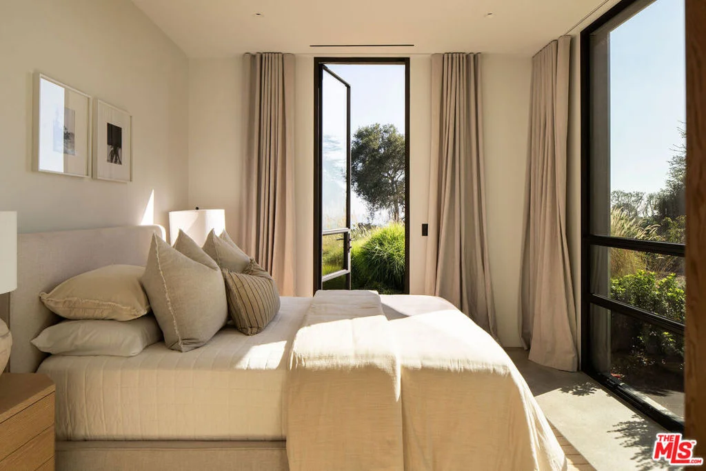 Photo of 3150 Sea Cliff
