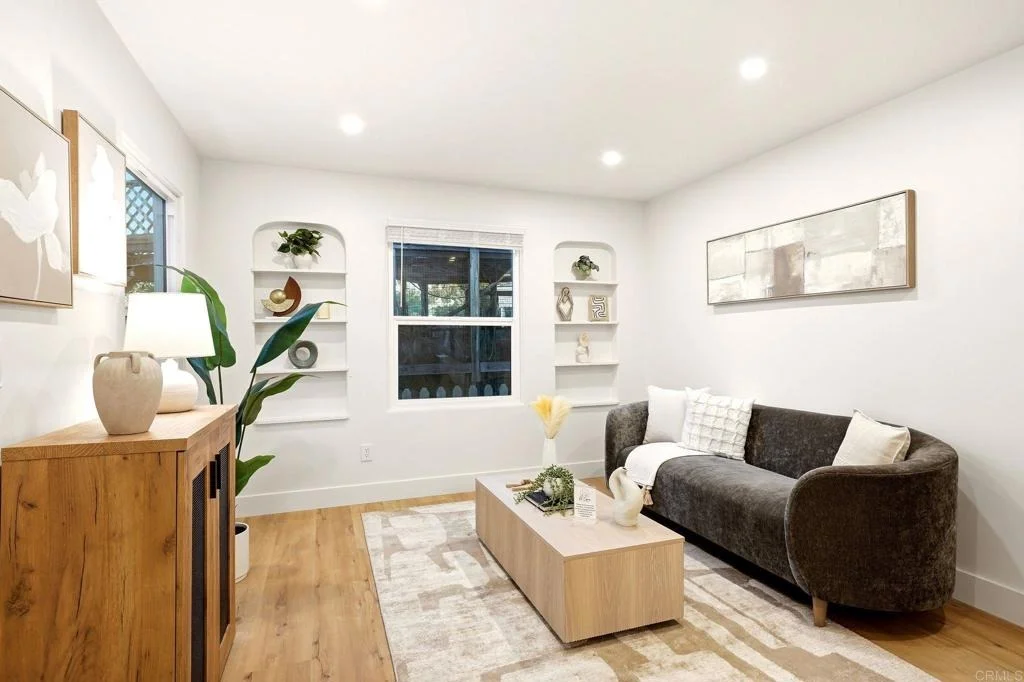 Photo of 4592 CONTOUR BLVD