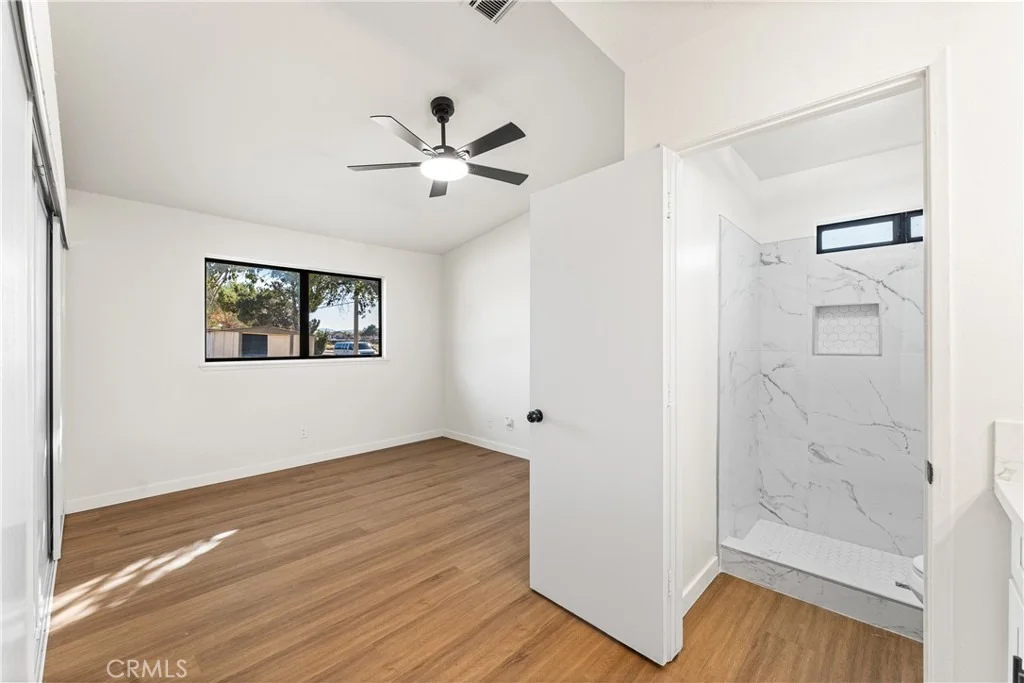 Photo of 1002 E Avenue J6 Avenue