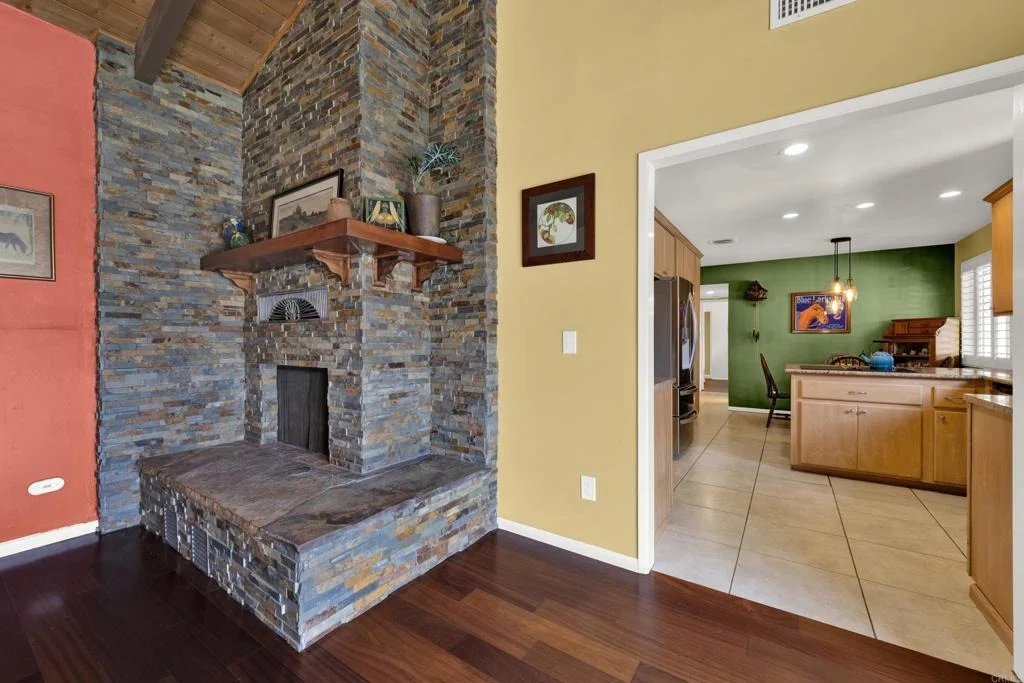 Photo of 1402 Big Red Road