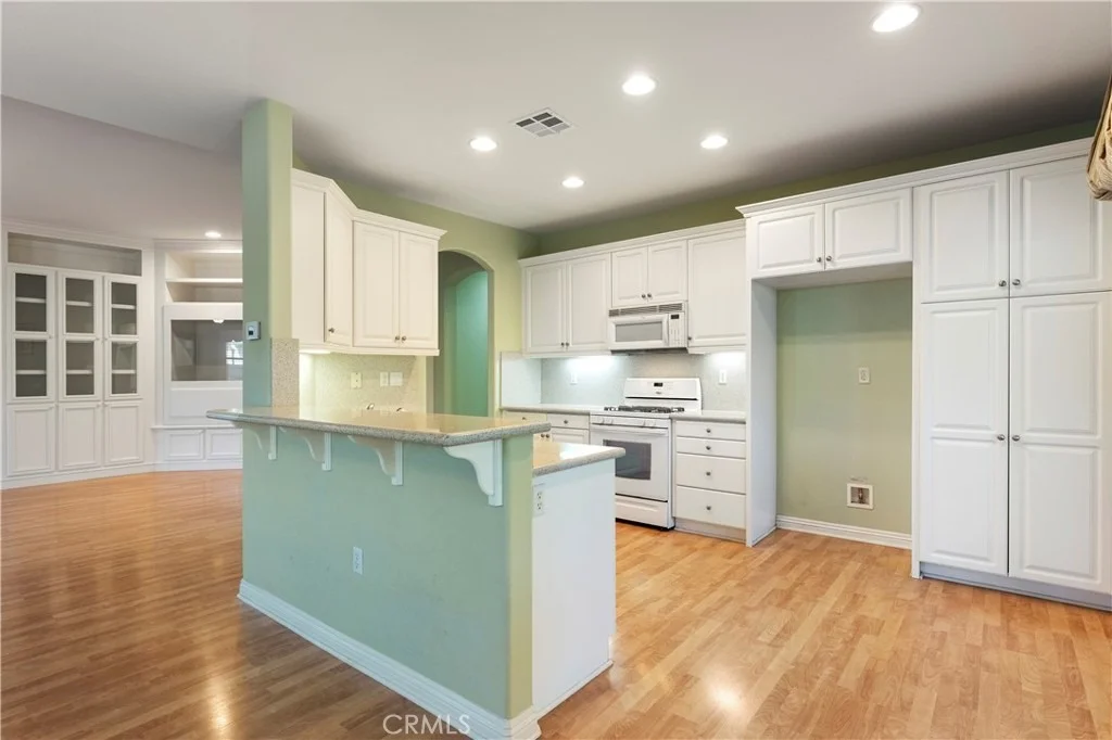 Photo of 423 Casper Drive