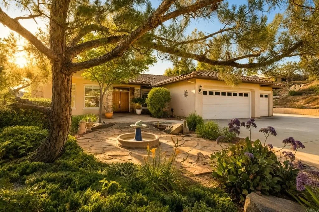 Photo of 2527 Southern Oak Road