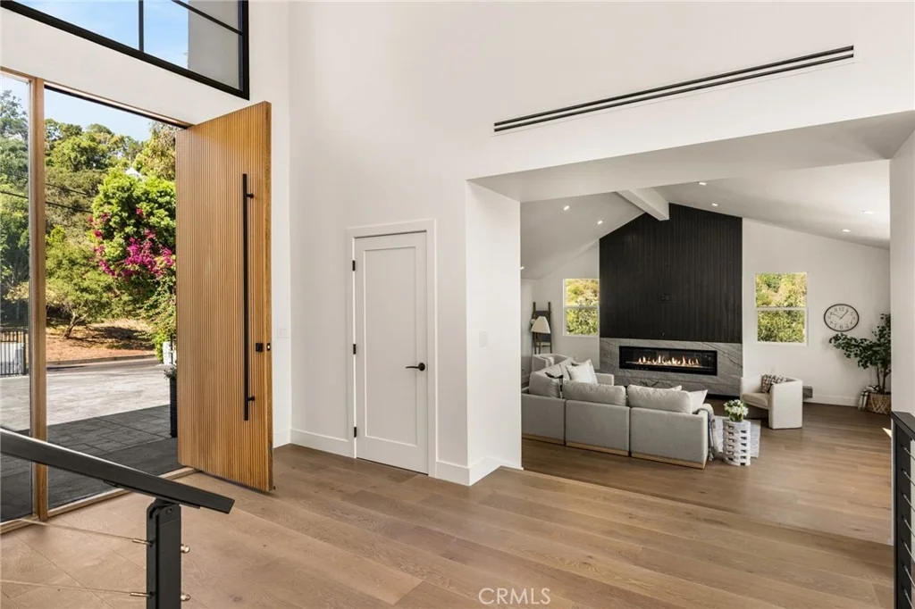 Photo of 3566 Beverly Glen
