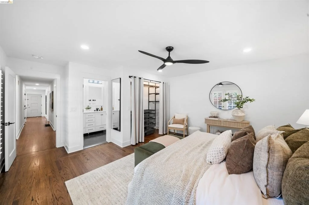 Photo of 5696 Colton Blvd
