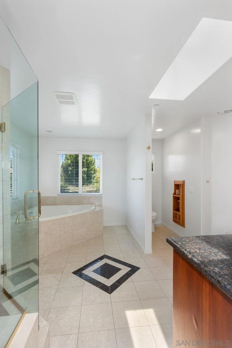 Photo of 411 Leclair