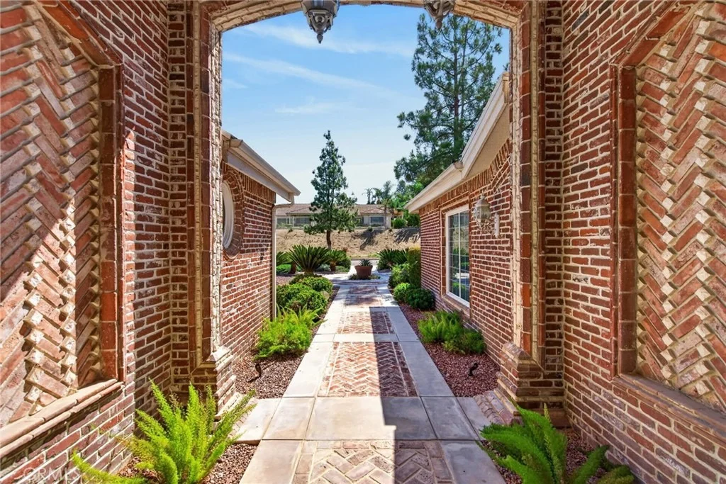 Photo of 6872 Chartwell