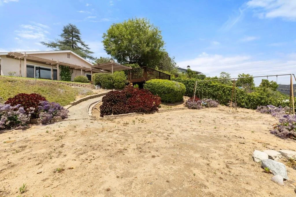 Photo of 1573 Villa Crest Drive