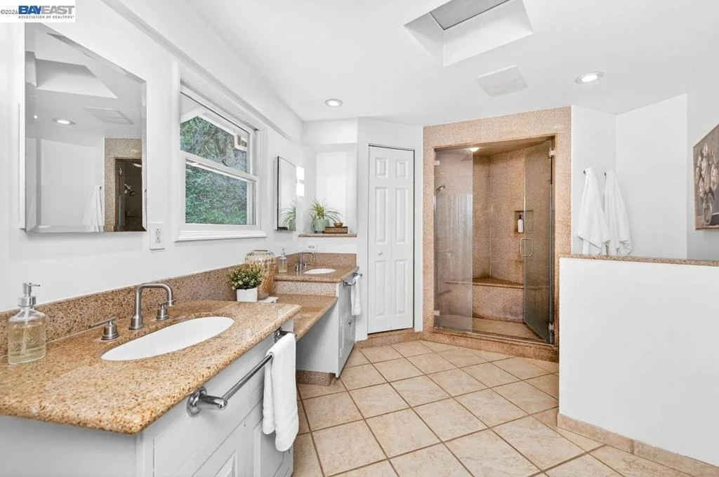 Photo of 35655 Palomares Rd