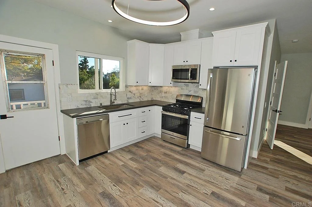 Photo of 880 Stevens Avenue