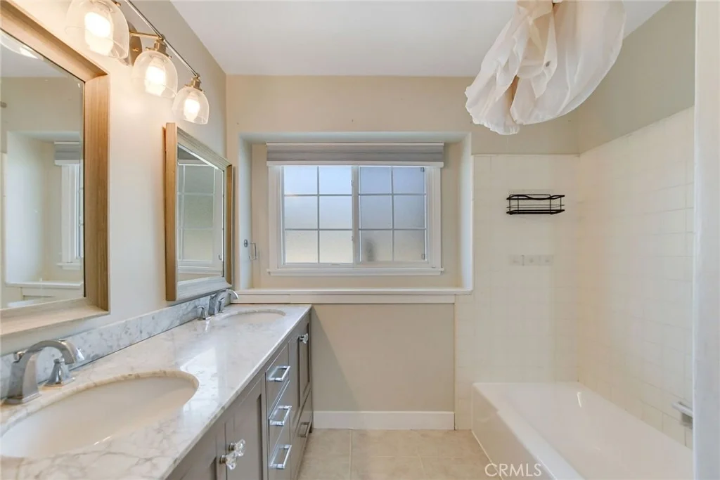 Photo of 1302 E Bennett