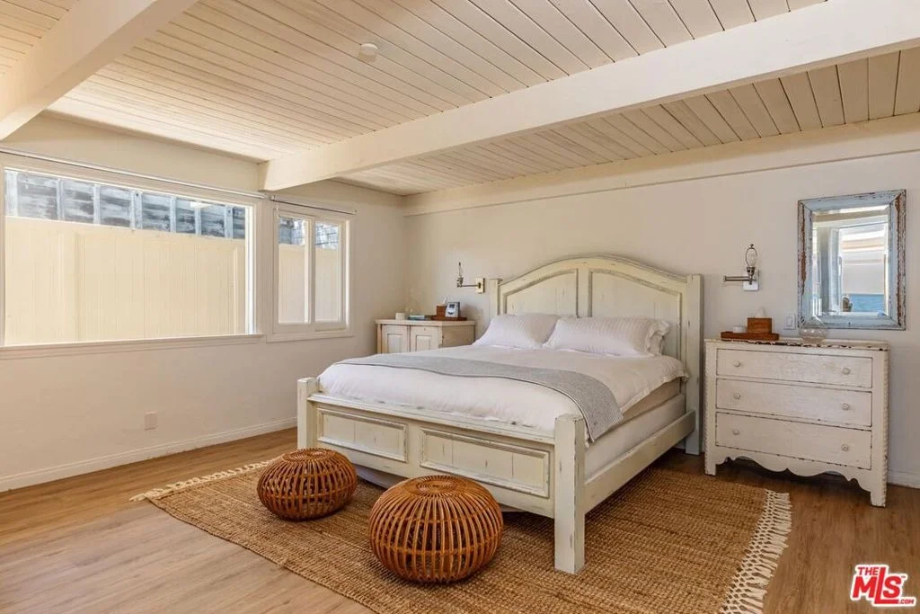 Photo of 24216 Malibu Road