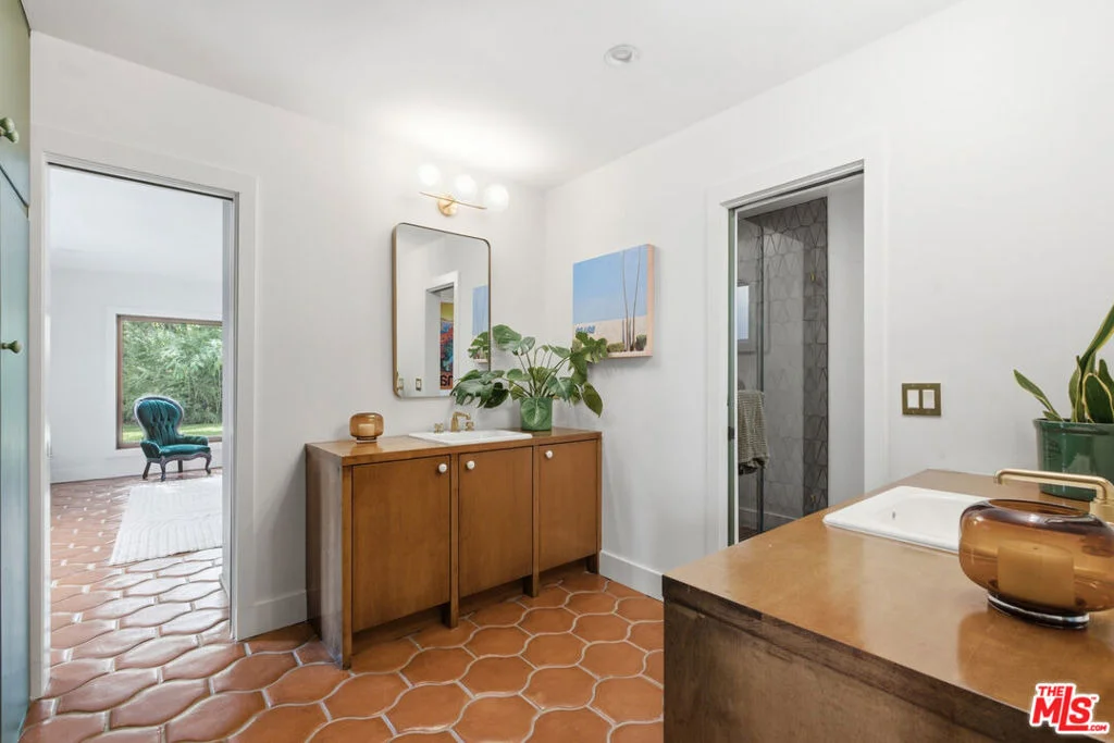 Photo of 2011 Mar Vista Avenue